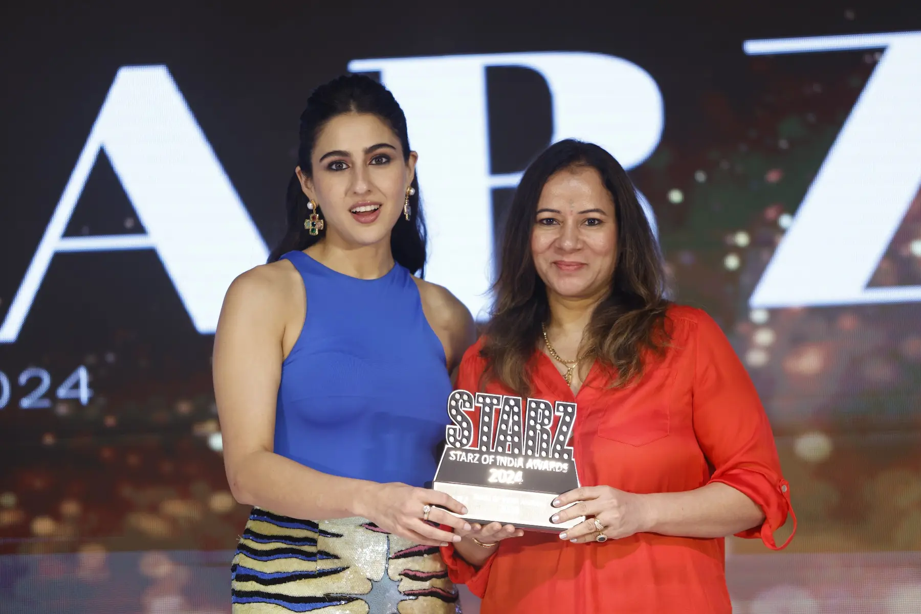 OMT Sangita Shinde receiving the Starz of India Award